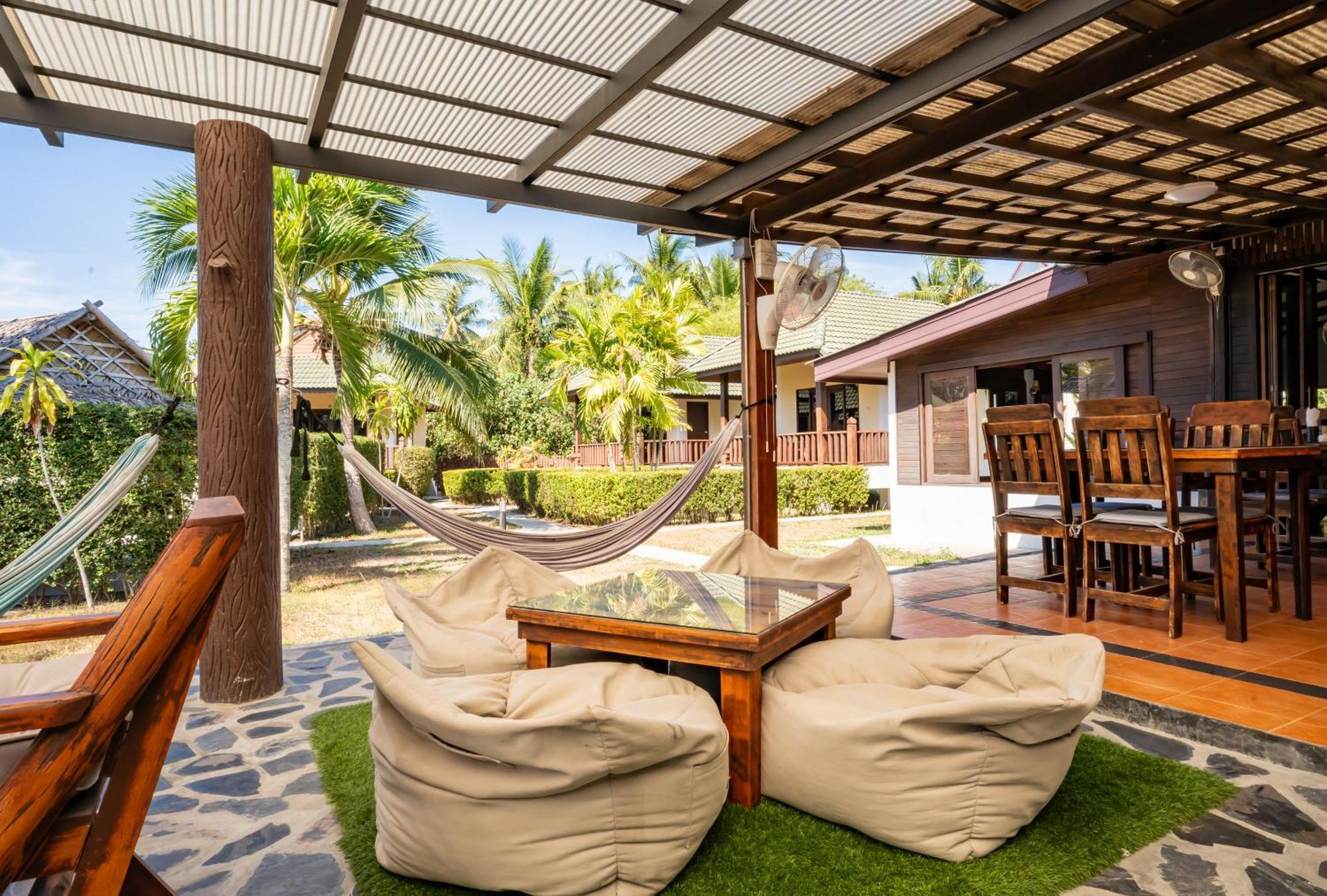 Phatcharee Resort Baan Tai Exterior foto