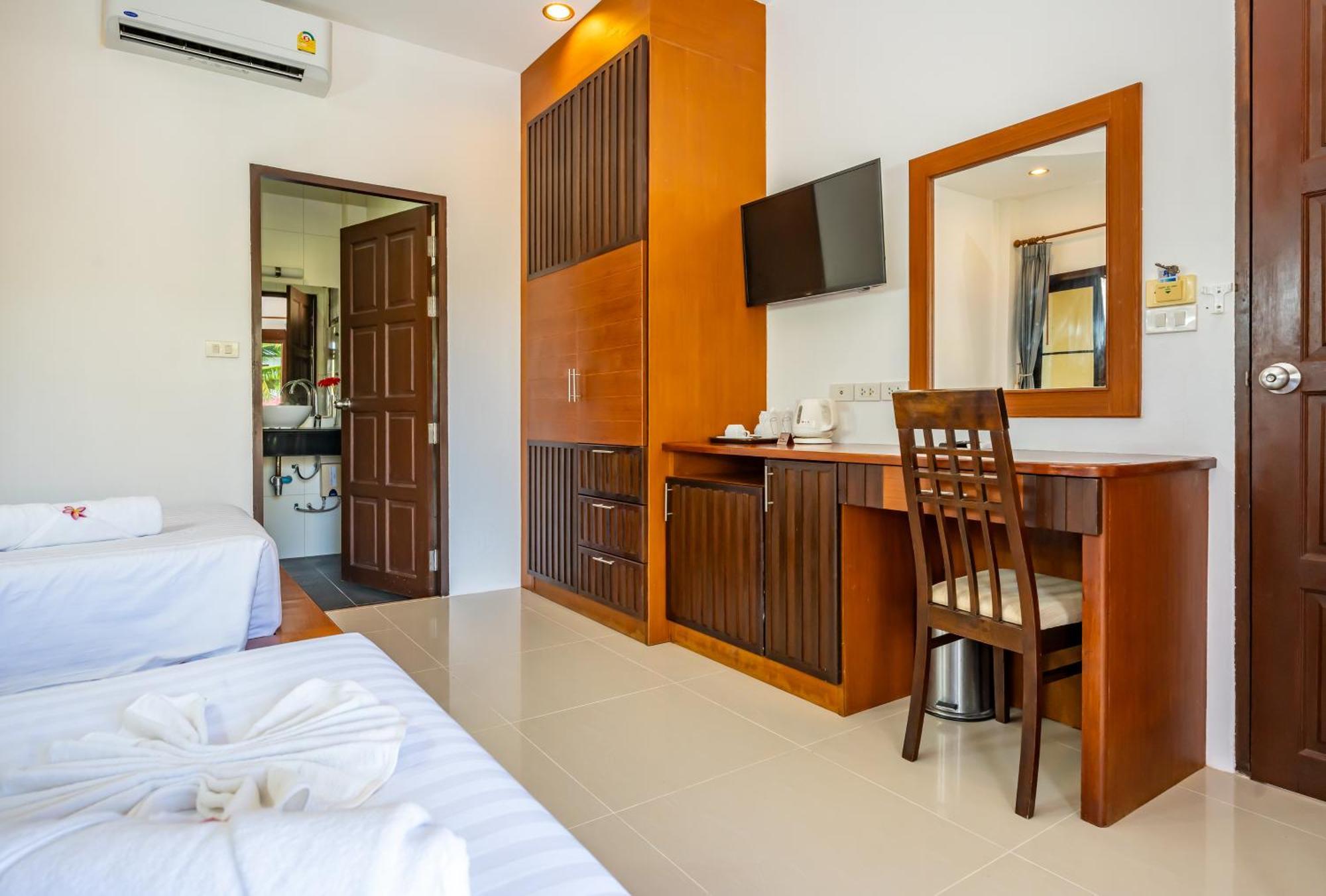 Phatcharee Resort Baan Tai Exterior foto