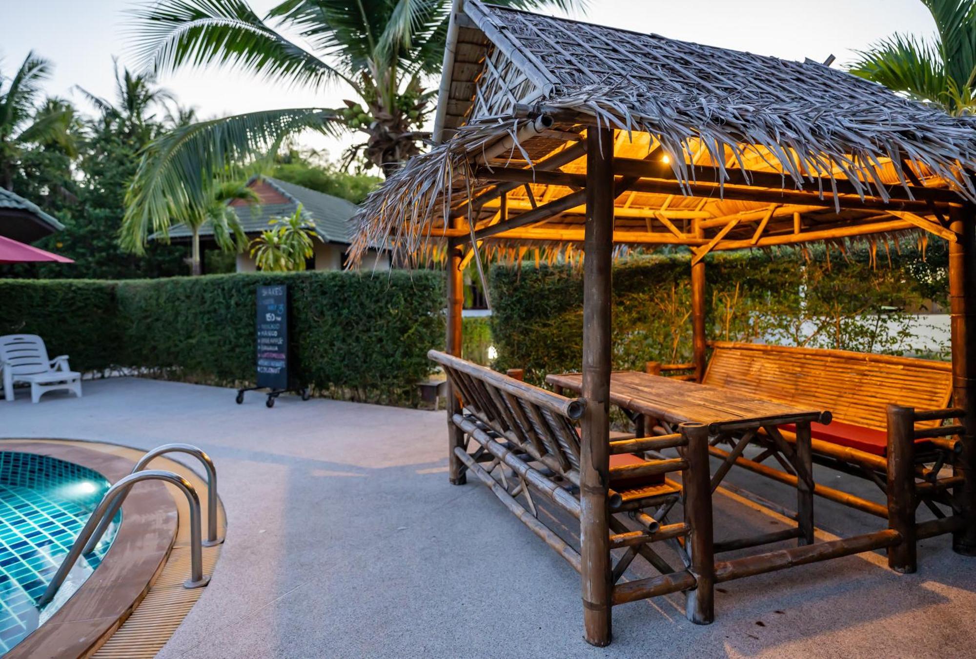 Phatcharee Resort Baan Tai Exterior foto