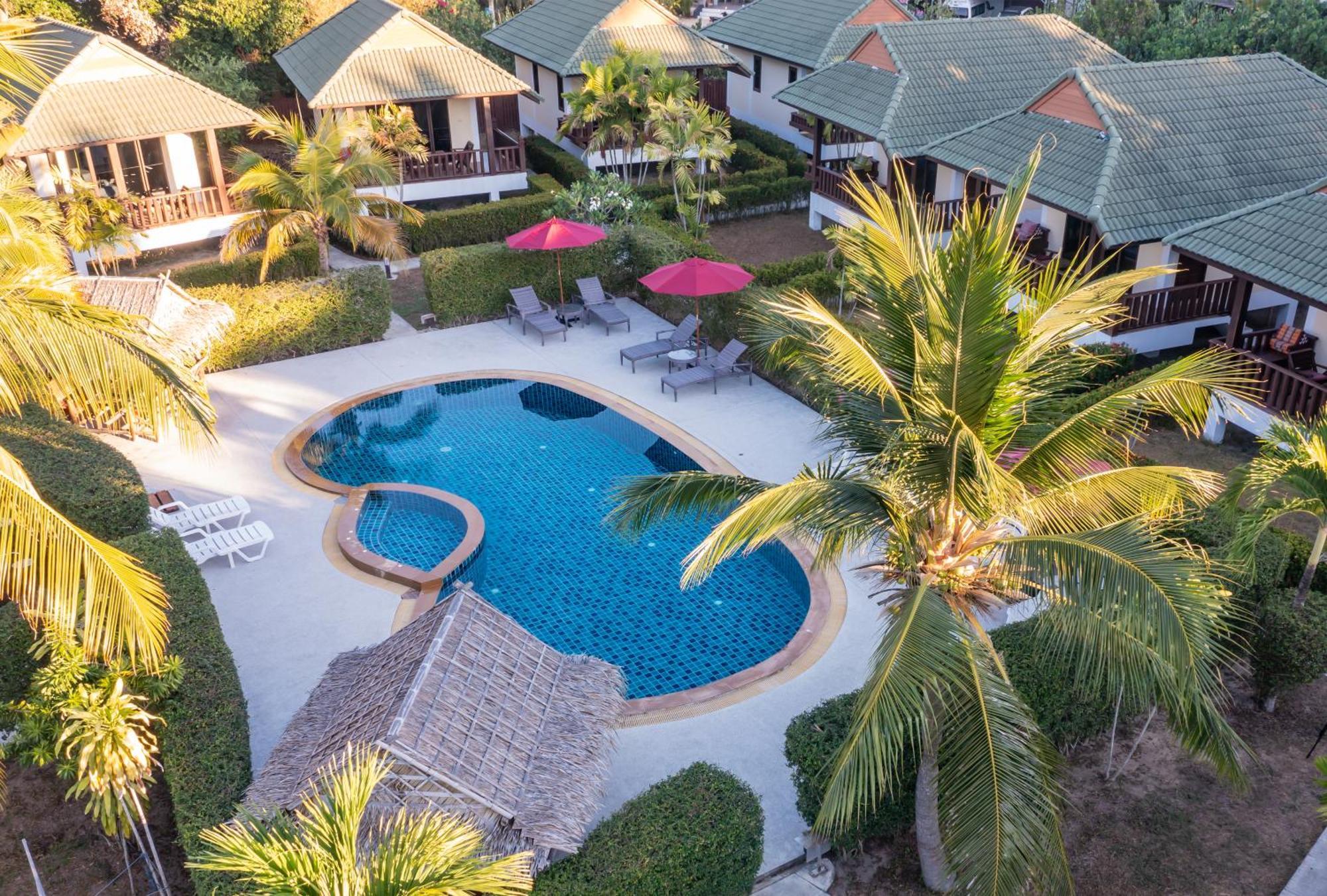 Phatcharee Resort Baan Tai Exterior foto