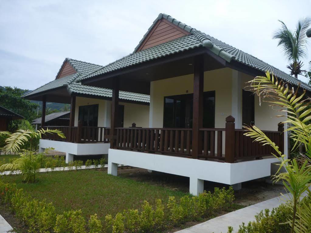 Phatcharee Resort Baan Tai Exterior foto